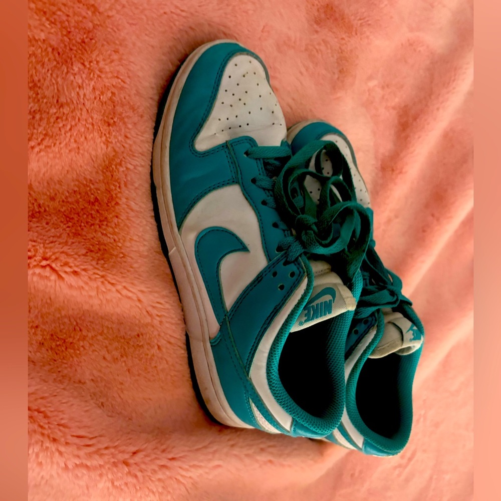 Nike woman Teal and White dunks